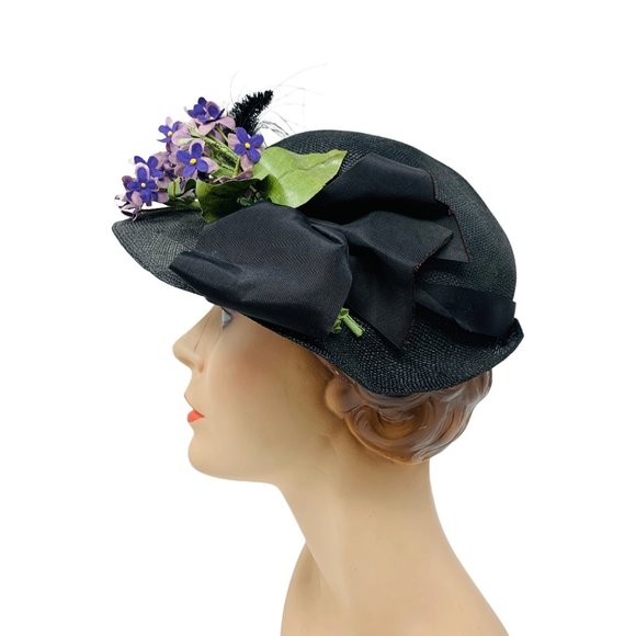 Vintage 1940s Purple Flower Hat Black Straw Cloche Macy\'s New York main image 5